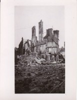 /album/avranches-sous-les-bombes/rue-des-fontaines-couvertes-jpg/